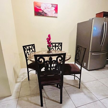 The Rest Stop- Gated Community-24 Hrs Security Montego Bay Exteriör bild
